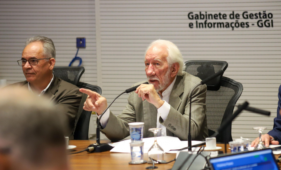 Governo discute construção dos Planos de Desenvolvimento Regional do Paraná