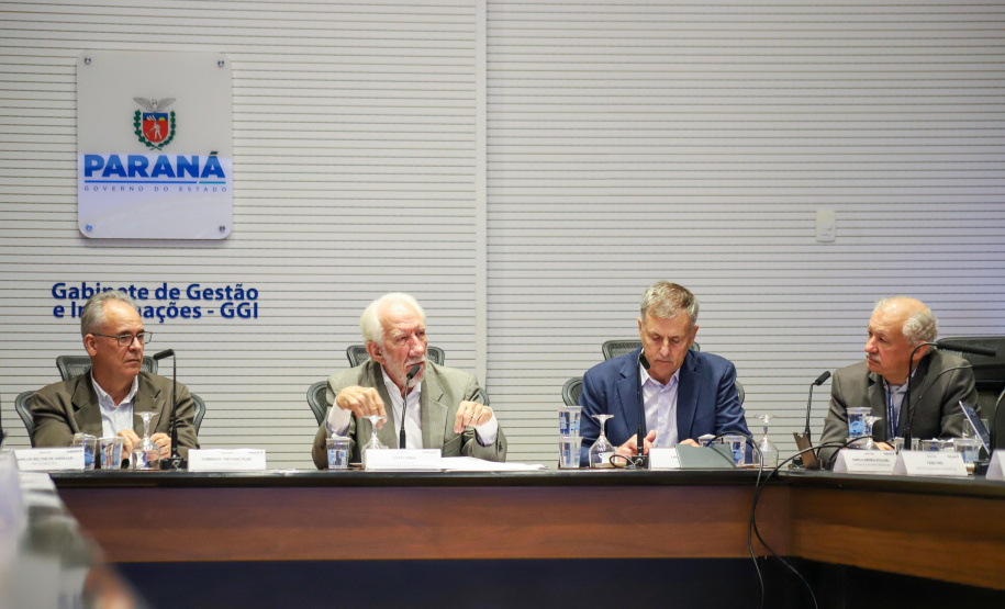 Governo discute construção dos Planos de Desenvolvimento Regional do Paraná