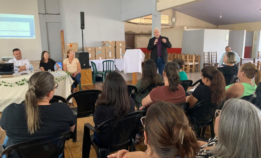 Paraná reforça formação de professores de Cantagalo com cursos de educação digital