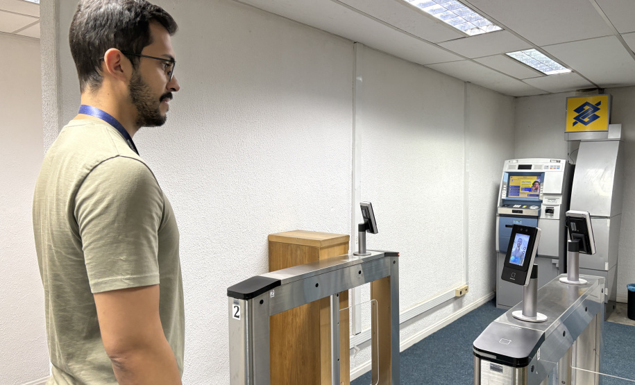 Governo do Paraná implanta reconhecimento facial para acesso a prédio público