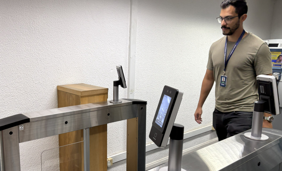 Governo do Paraná implanta reconhecimento facial para acesso a prédio público