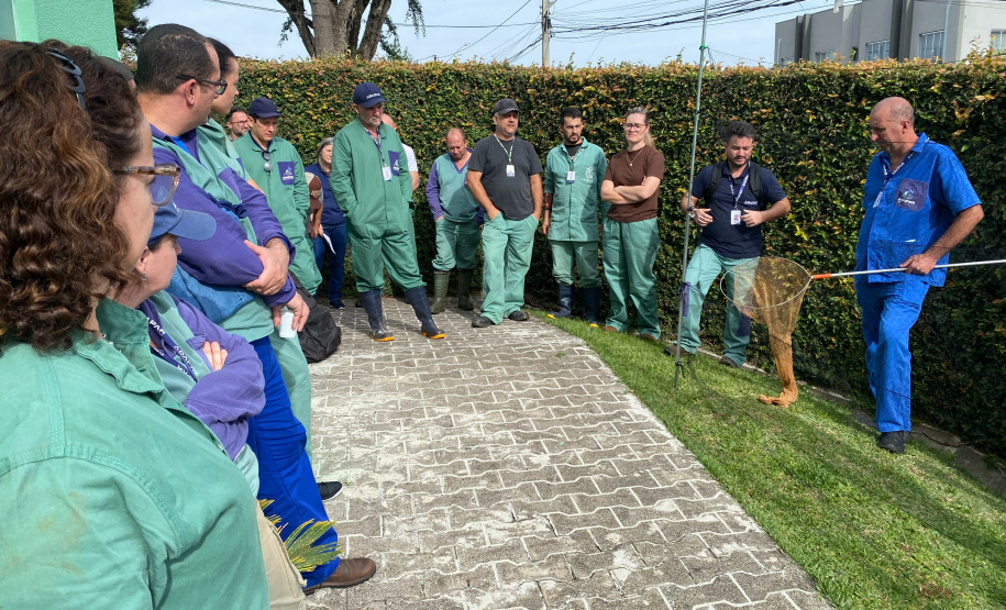 Adapar promove treinamento para controle de zoonoses em animais de produção