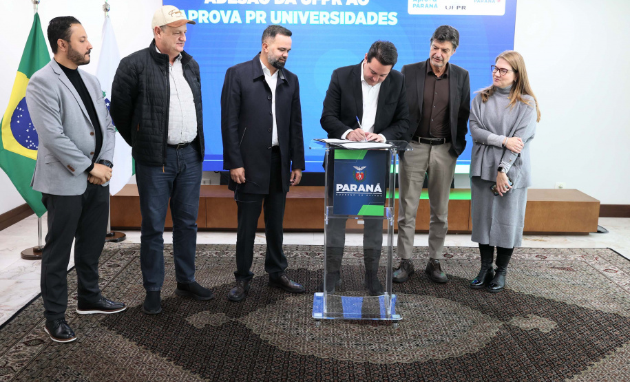 Aprova Paraná Universidades garante 10% das vagas da UFPR para alunos da rede estadual