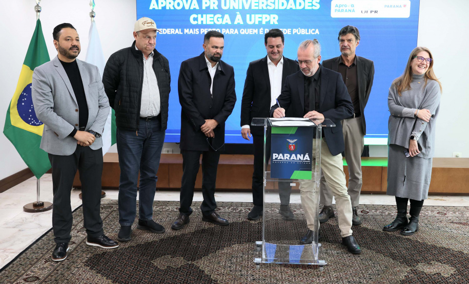 Aprova Paraná Universidades garante 10% das vagas da UFPR para alunos da rede estadual