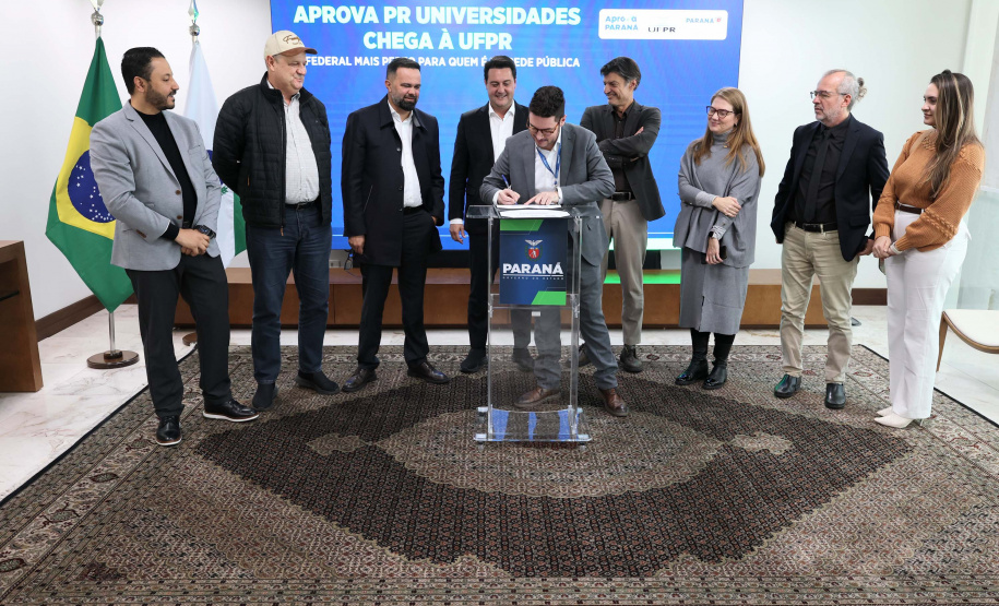 Aprova Paraná Universidades garante 10% das vagas da UFPR para alunos da rede estadual
