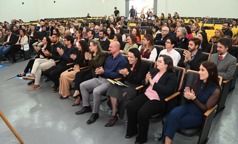 Unicentro recepciona 35 novos professores efetivos em cerimônias nos câmpus de Guarapuava e Irati