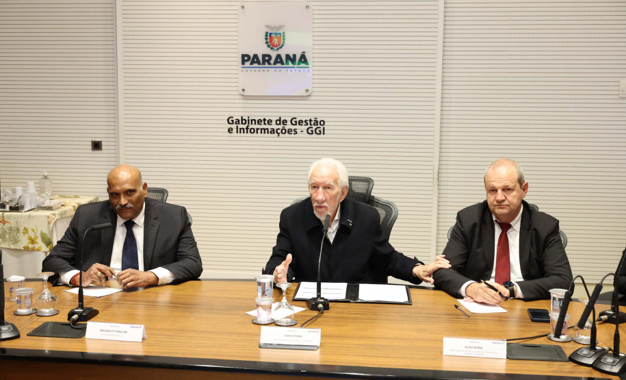 Vice-governador recebe comitiva da Índia para debater instalação de supercomputadores no Paraná