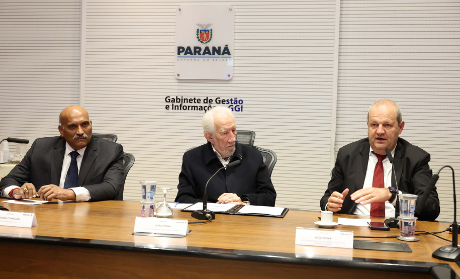 Vice-governador recebe comitiva da Índia para debater instalação de supercomputadores no Paraná
