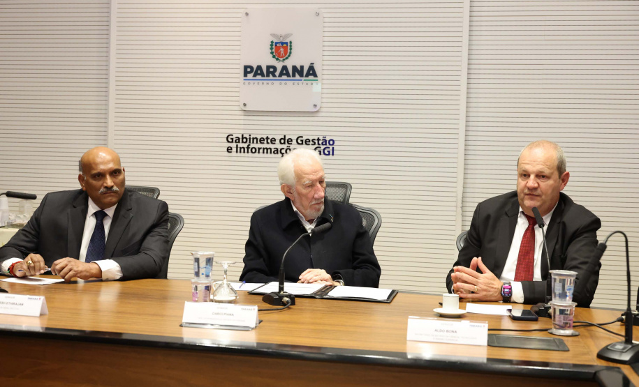 Vice-governador recebe comitiva da Índia para debater instalação de supercomputadores no Paraná