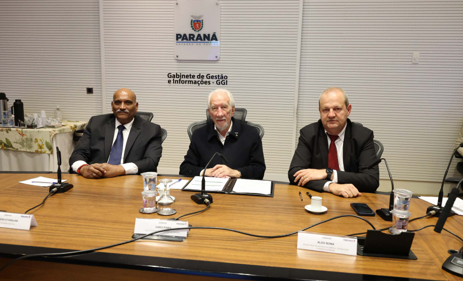 Vice-governador recebe comitiva da Índia para debater instalação de supercomputadores no Paraná
