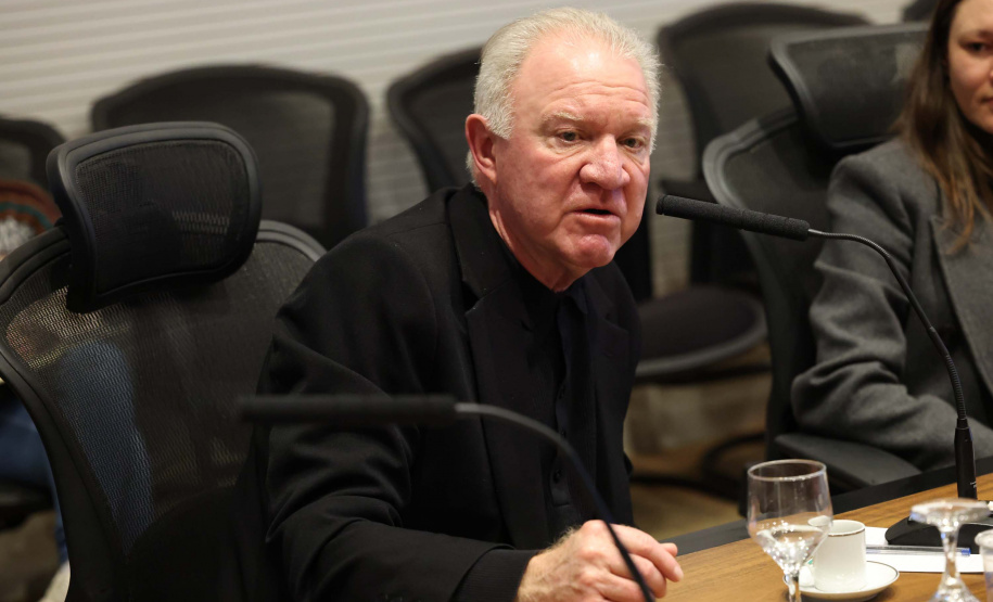 Vice-governador recebe comitiva da Índia para debater instalação de supercomputadores no Paraná