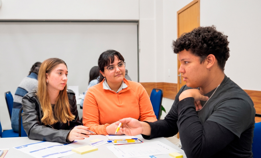 Jornada de inovação da Unicentro conta com estudantes, pesquisadores e startups