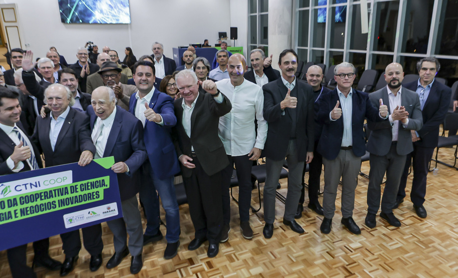 Paraná ganha cooperativa inédita para transformar ciência em negócios inovadores