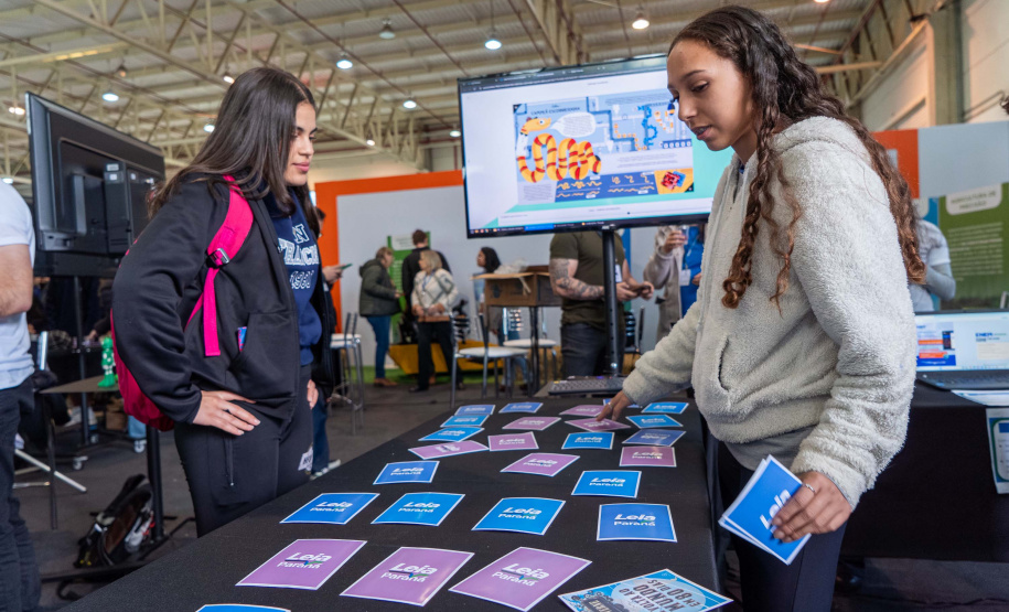 Estado participa da Universo UFPR, maior feira de educação superior do Paraná