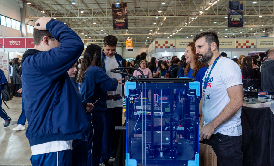 Estado participa da Universo UFPR, maior feira de educação superior do Paraná
