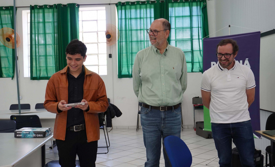 Da zona rural à inovação: programas para jovens do Paraná transformam vida de estudante
