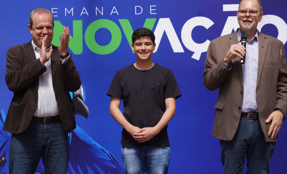 Da zona rural à inovação: programas para jovens do Paraná transformam vida de estudante