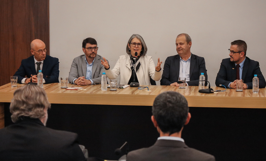 Paraná e instituto português assinam acordo para doutorado em tecnologia agroalimentar