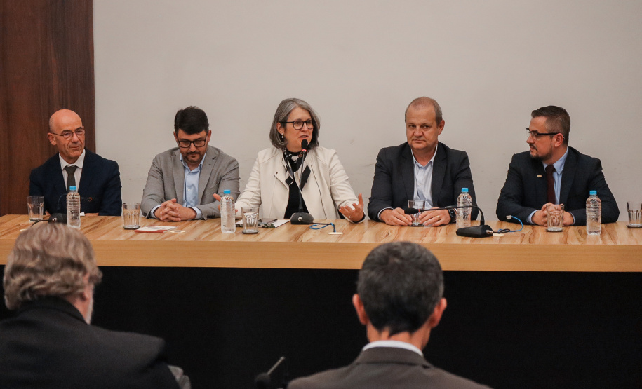 Paraná e instituto português assinam acordo para doutorado em tecnologia agroalimentar
