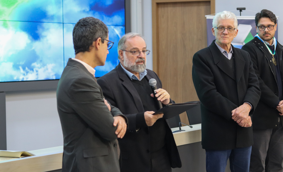 Fazenda entrega Medalha de Mérito Fazendário ao Departamento de Economia da UEPG