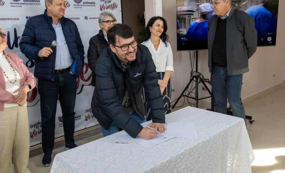 Unioeste celebra primeiro contrato de licenciamento de patente para empresa parceira