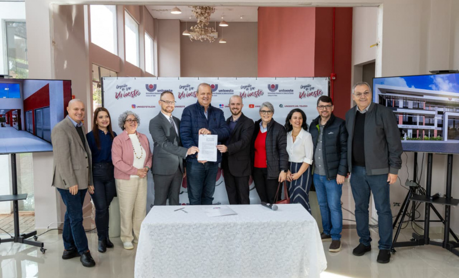 Unioeste celebra primeiro contrato de licenciamento de patente para empresa parceira
