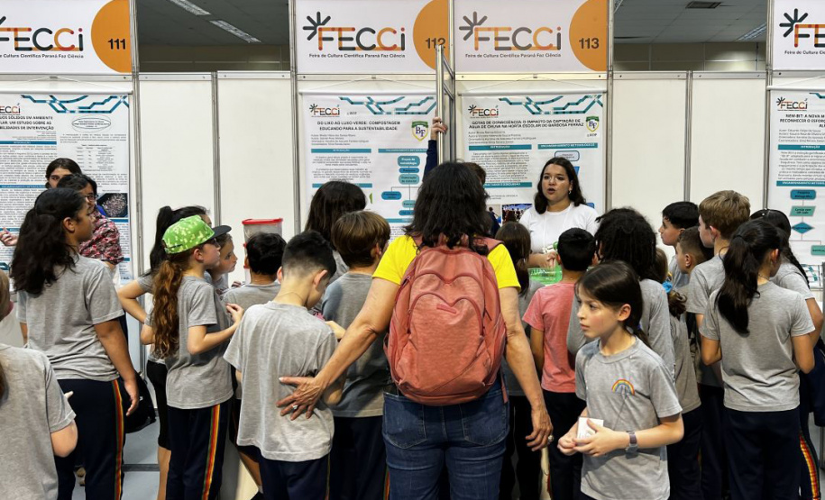 Feira reunirá milhares de estudantes em um grande encontro de ciência em Curitiba