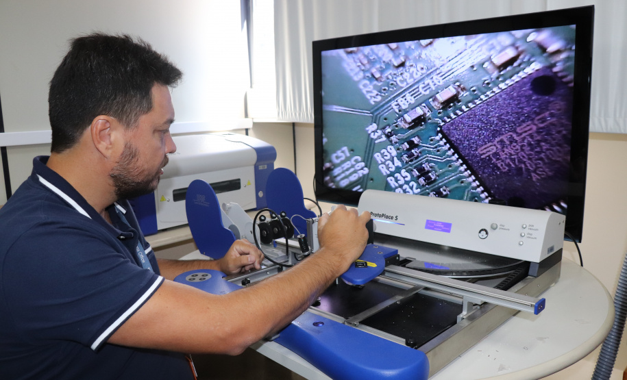 Tecpar divulga edital com recursos para projetos de IA em empresas do Paraná
