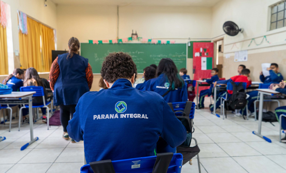 100 mil alunos da rede estadual fazem a Prova Paraná Mais nesta semana