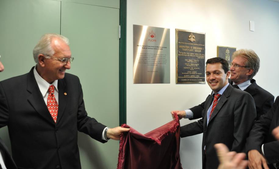 Secretario Lubke participa de inauguracao de Centro de Tecnologia Celular na PUC