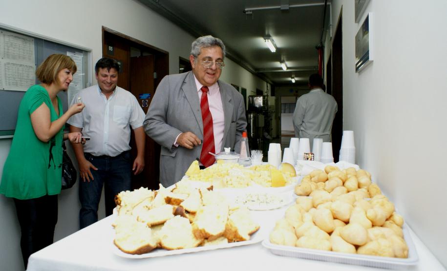 Ministro visita Tecnológica de Leites e Queijos dos Campos Gerais