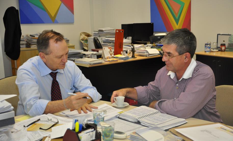 Secretário discute a criação do curso de administração em Telêmaco Borba