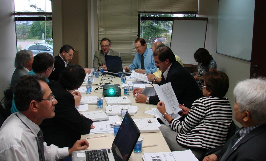 Conselho Superior da Fundação Araucária aprova atividades de 2010