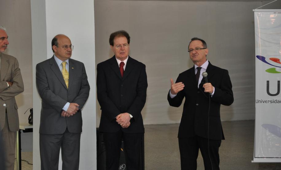 Secretário inaugura sede da Universidade Estadual do Paraná
