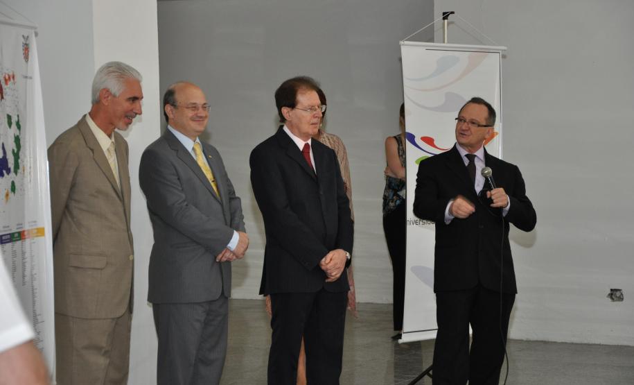 Secretário inaugura sede da Universidade Estadual do Paraná