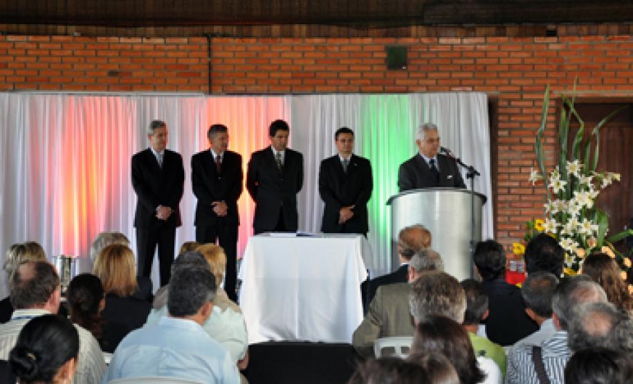 Funcionários de carreira do Tecpar assumem a diretoria do instituto