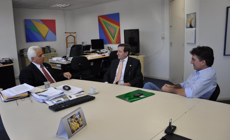 Secretaria recebe reivindicações para expansão das universidades