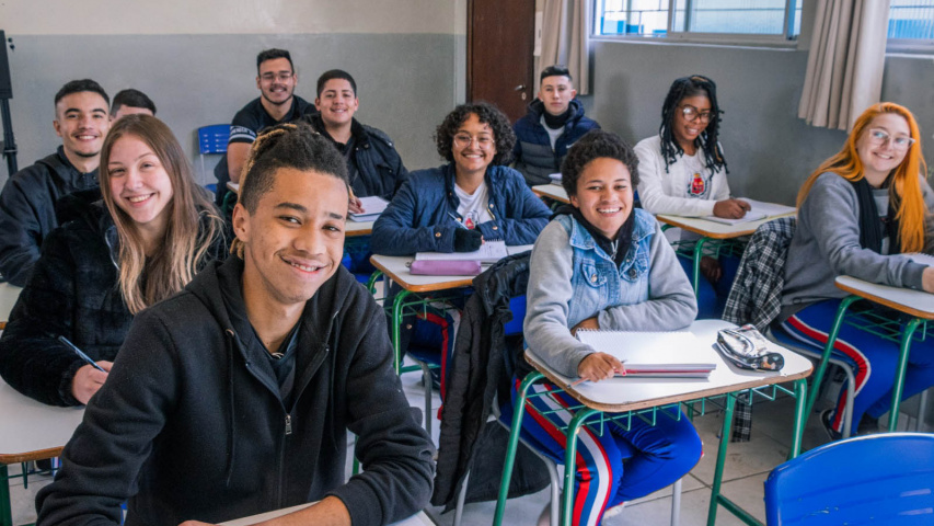 Alunos da rede estadual podem ingressar no ensino superior pelo Aprova Paraná
