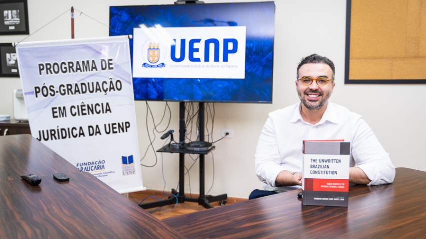 Biblioteca de Harvard publica livro de professor de Direito da UENP