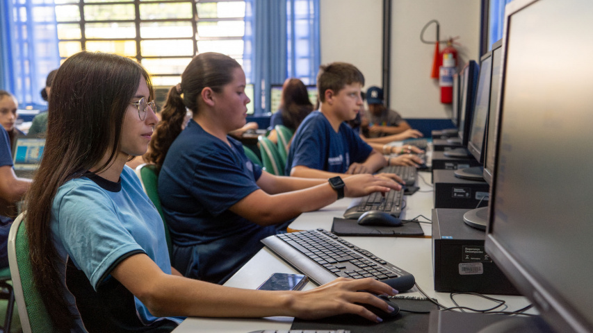 Aprova Paraná Universidades abre nesta quinta as inscrições para os classificados