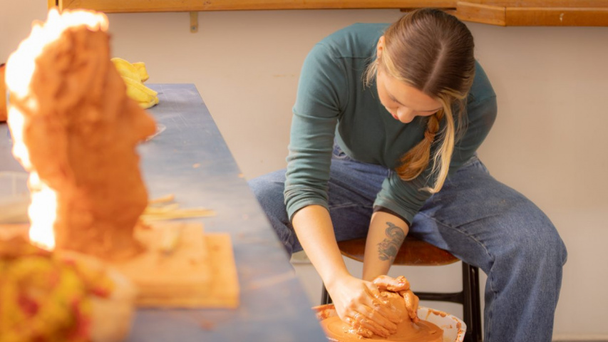 Piano, cerâmica e pintura: inscrições para cursos para comunidade da UEPG estão abertas