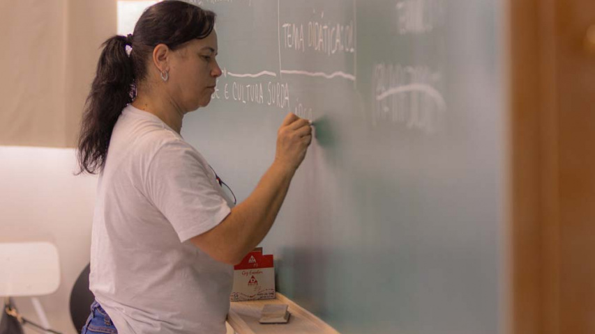 O processo seletivo consistirá em duas fases – prova didática (eliminatória) e avaliação de títulos e currículo (classificatória) – com a divulgação do resultado final previsto para o dia 10 de junho.