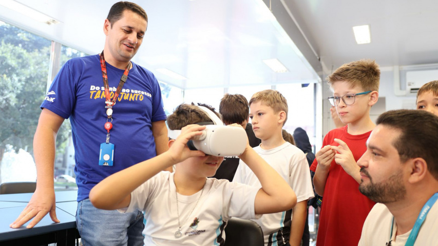 Carreta da Inovação chega a Rio Bom e Irati levando inovação, ciência e tecnologia