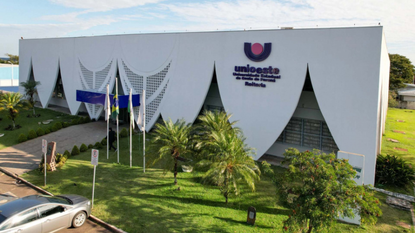 Unioeste abre seleção para contratação de profissionais com salários de até R$ 7,6 mil