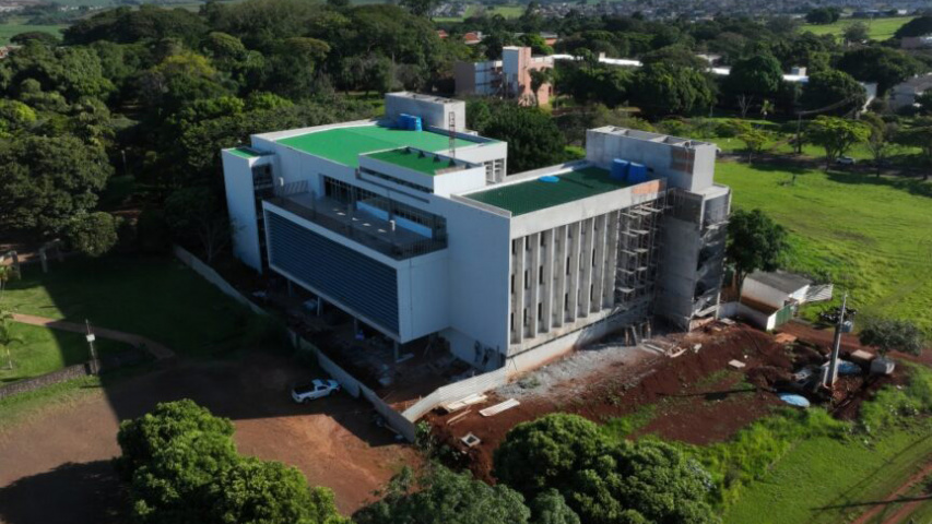 Obra com recursos do Estado, Biblioteca Central da UEL chega a 85% de conclusão